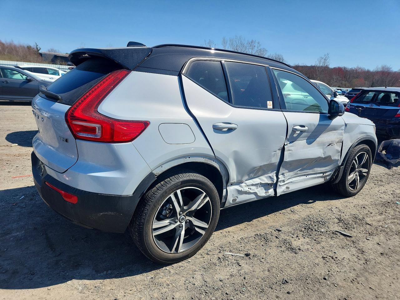 2021 VOLVO XC40 T5 R-DESIGN photo 5