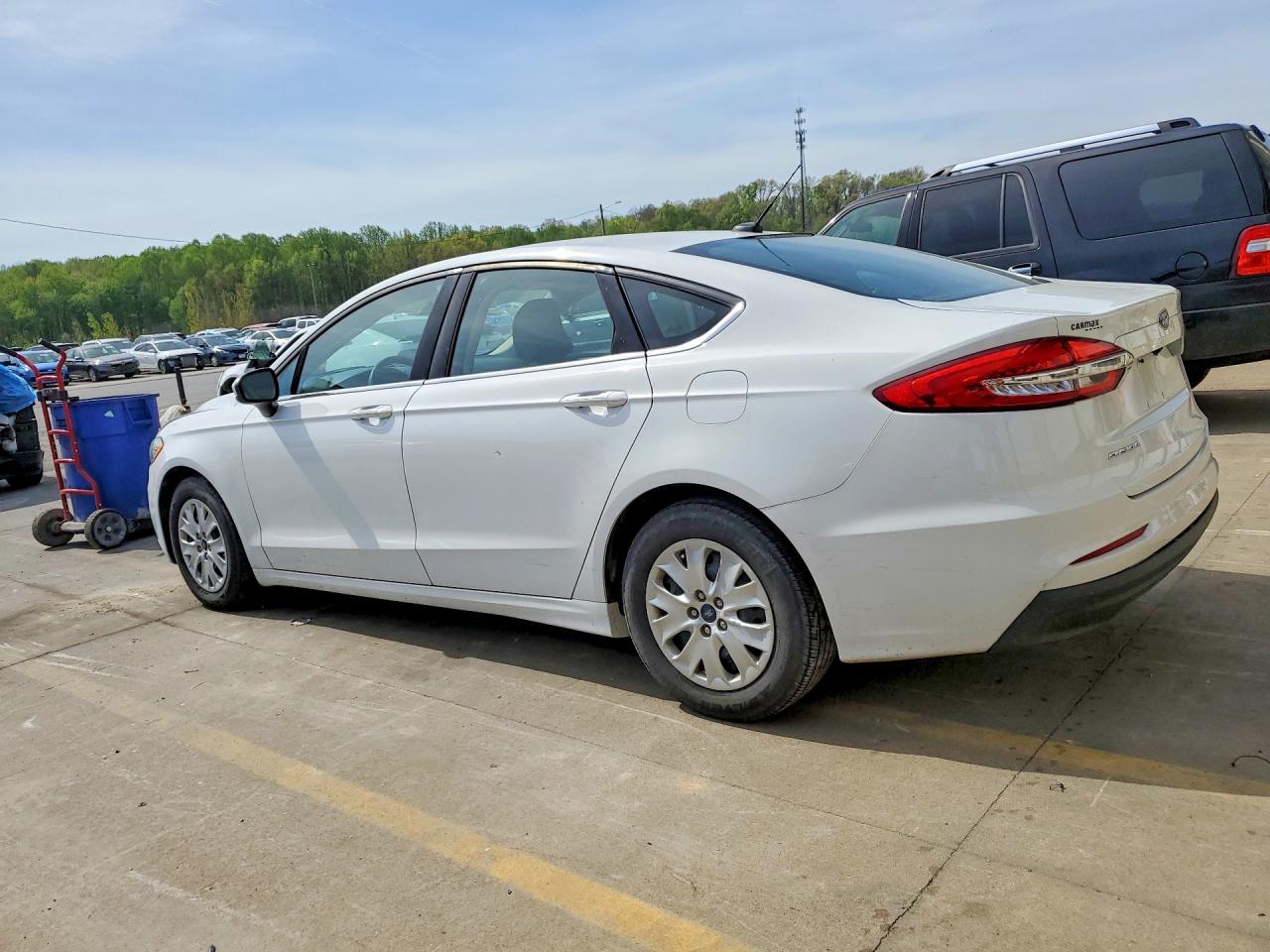 2019 FORD FUSION S photo 3