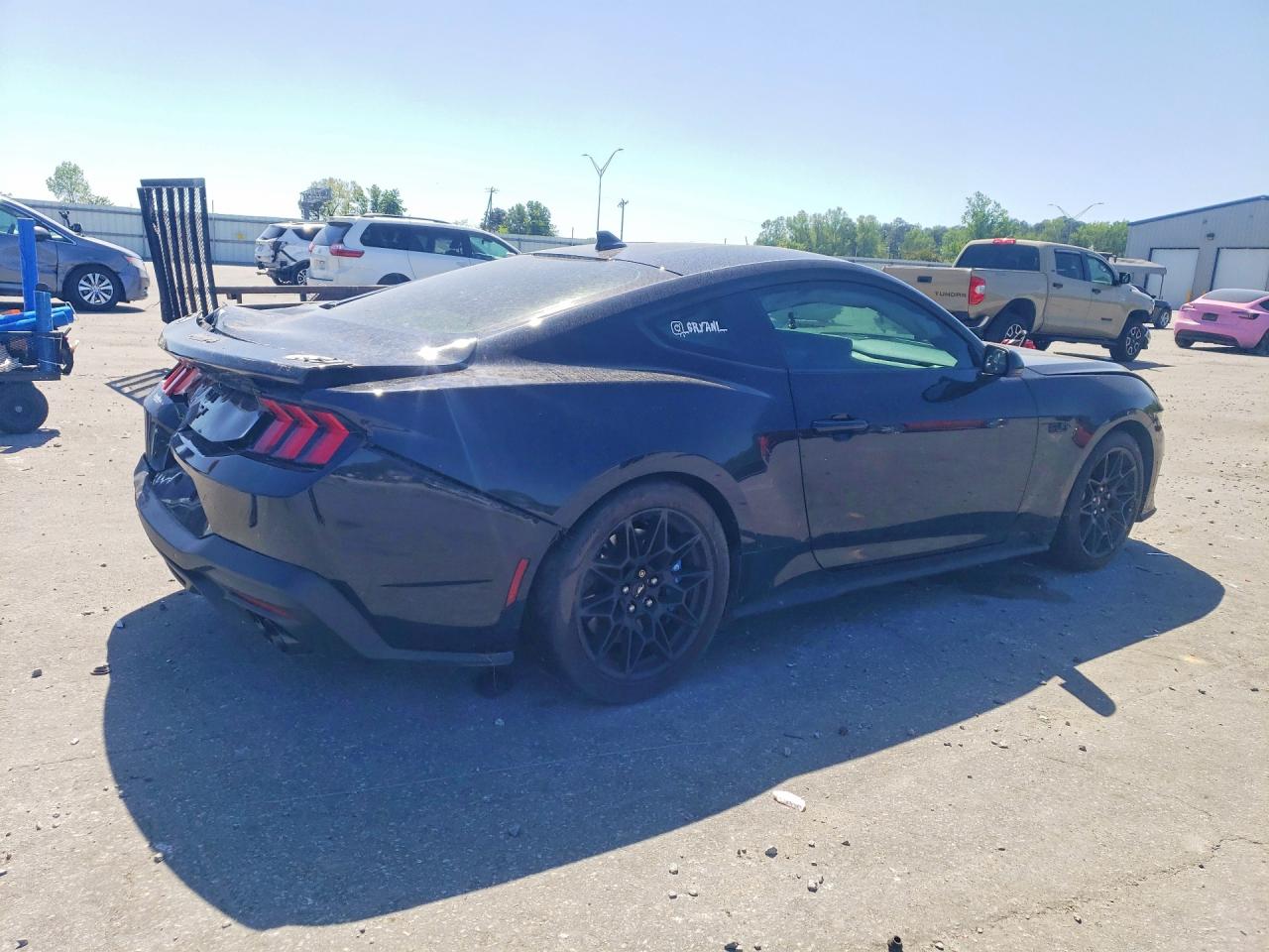 2024 FORD MUSTANG GT photo 3