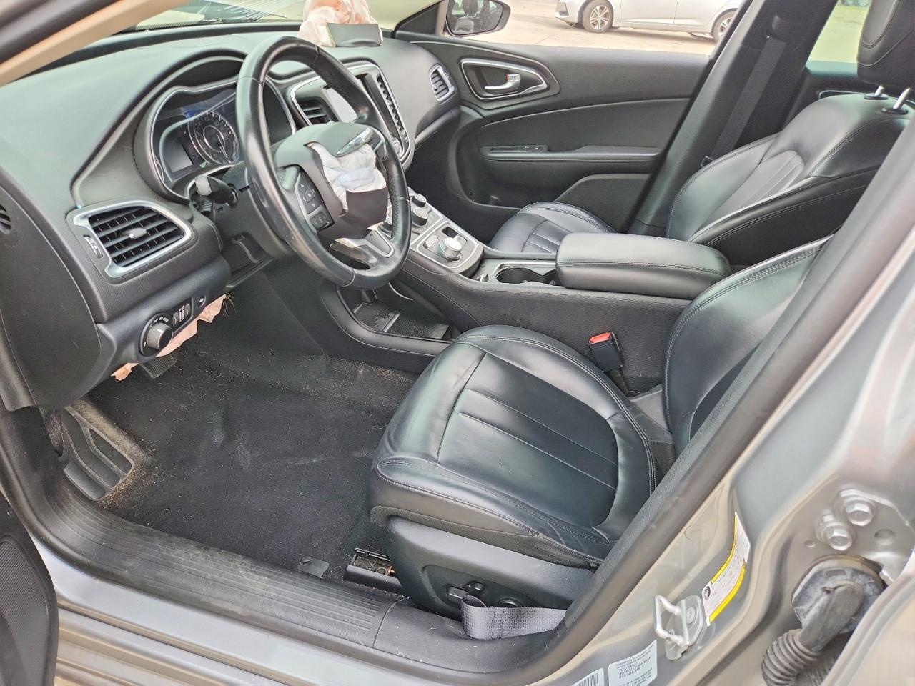 2016 CHRYSLER 200 LIMITED photo 19