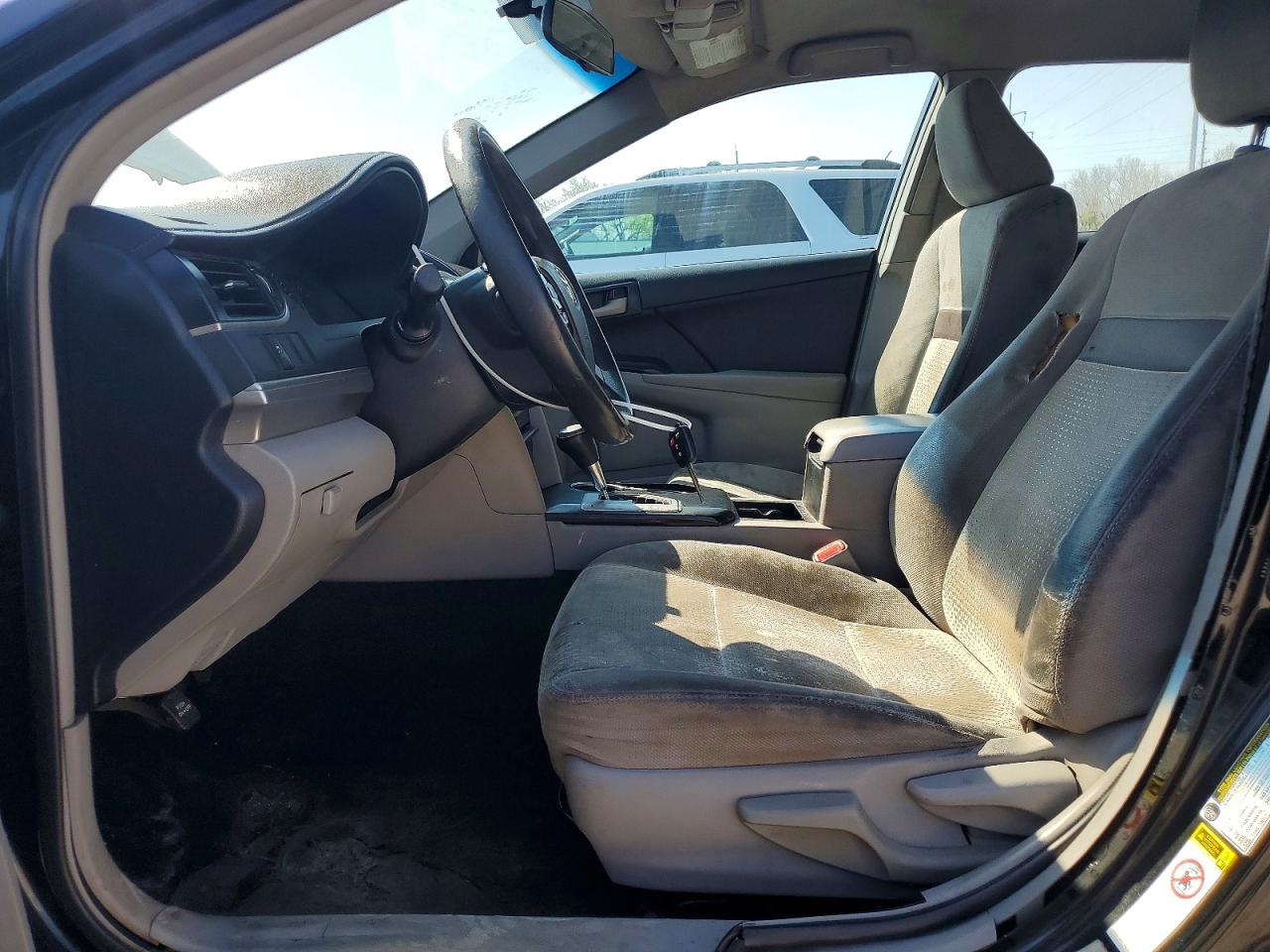 2013 TOYOTA CAMRY LE photo 13