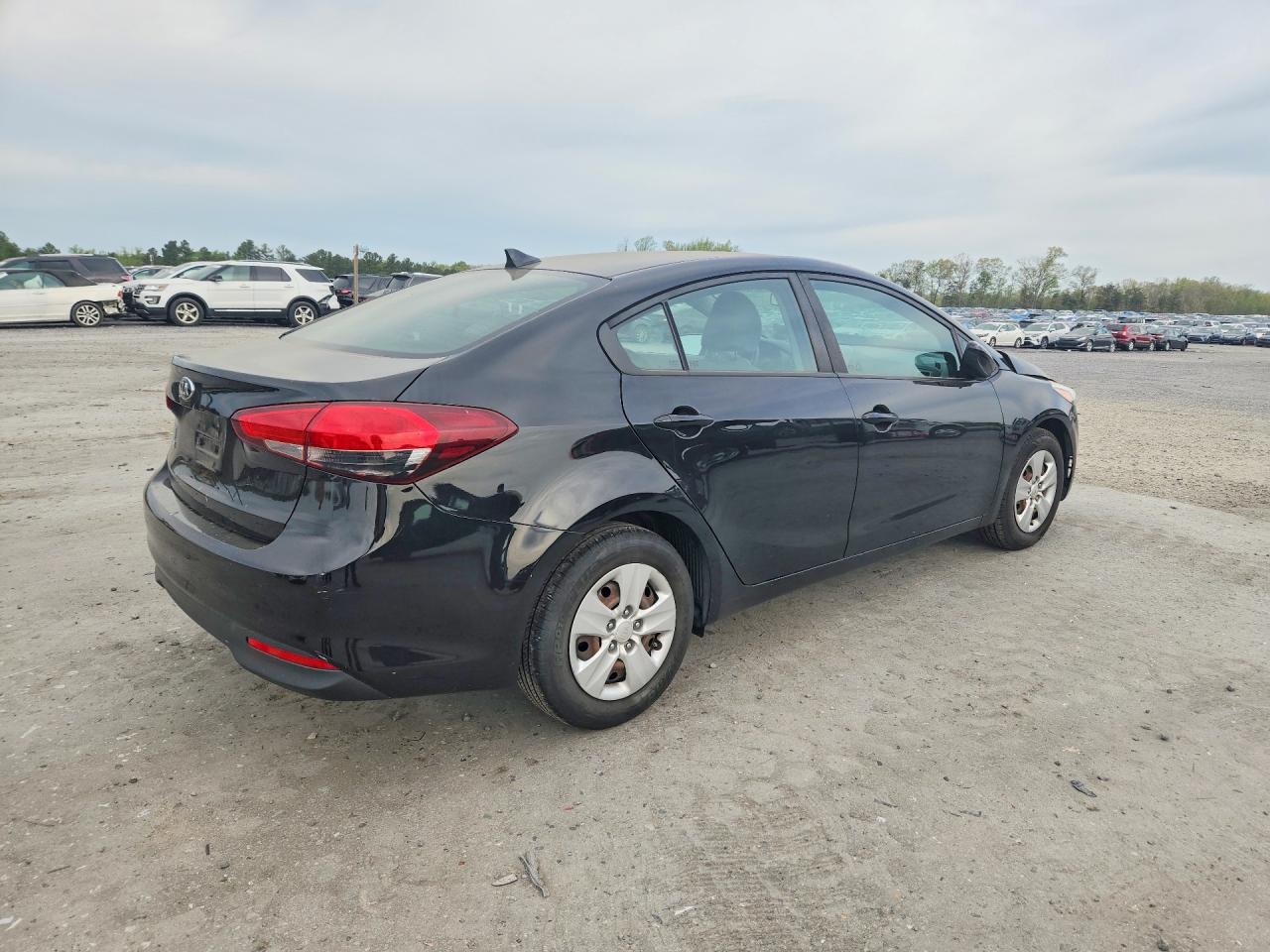 2018 KIA FORTE LX photo 5