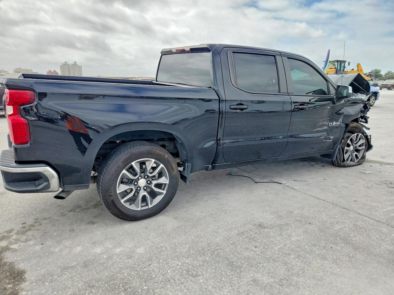 2020 CHEVROLET SILVERADO C1500 LT photo 3