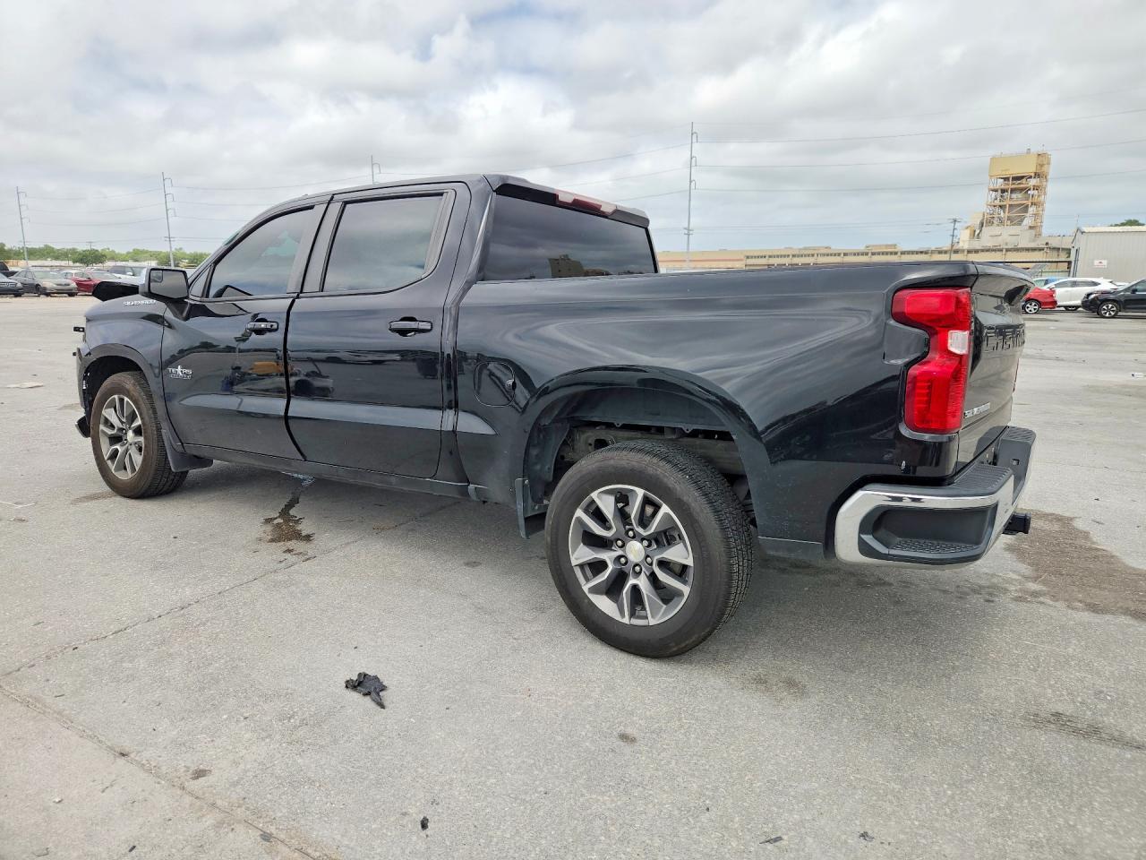 2020 CHEVROLET SILVERADO C1500 LT photo 2