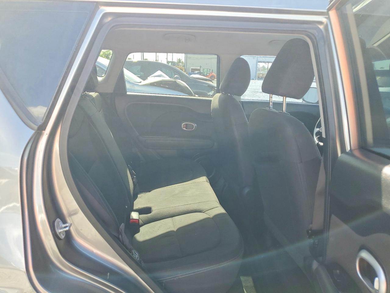 2015 KIA SOUL BASE photo 31