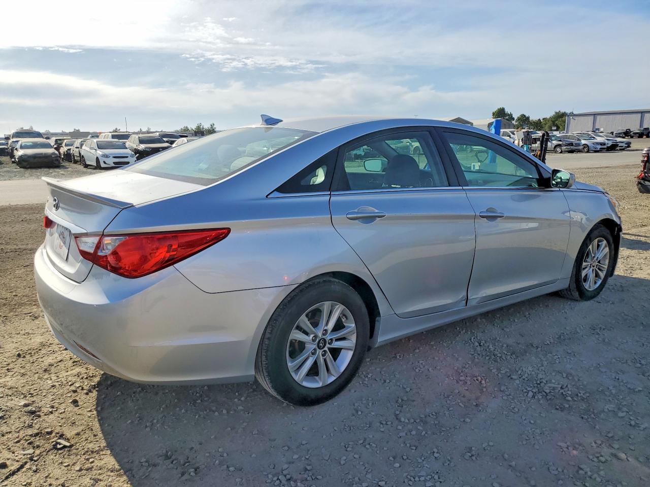 2013 HYUNDAI SONATA GLS photo 5