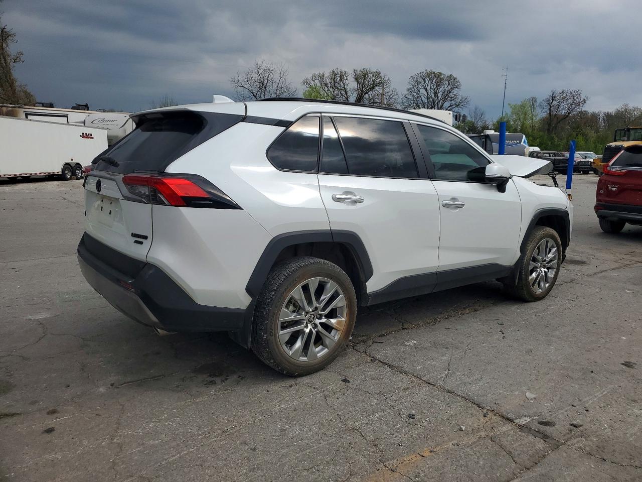 2025 TOYOTA RAV4 LIMITED photo 7