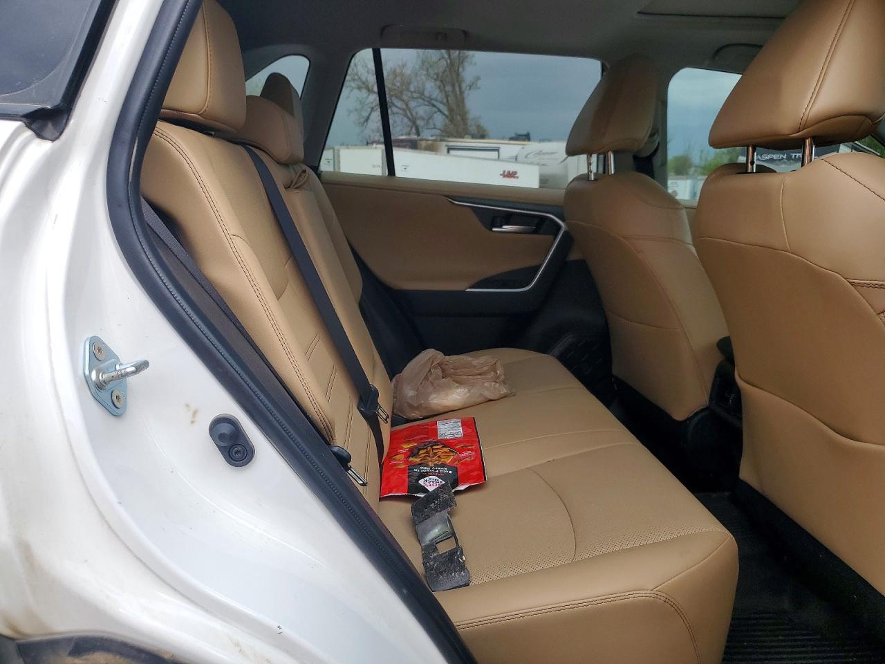 2025 TOYOTA RAV4 LIMITED photo 31