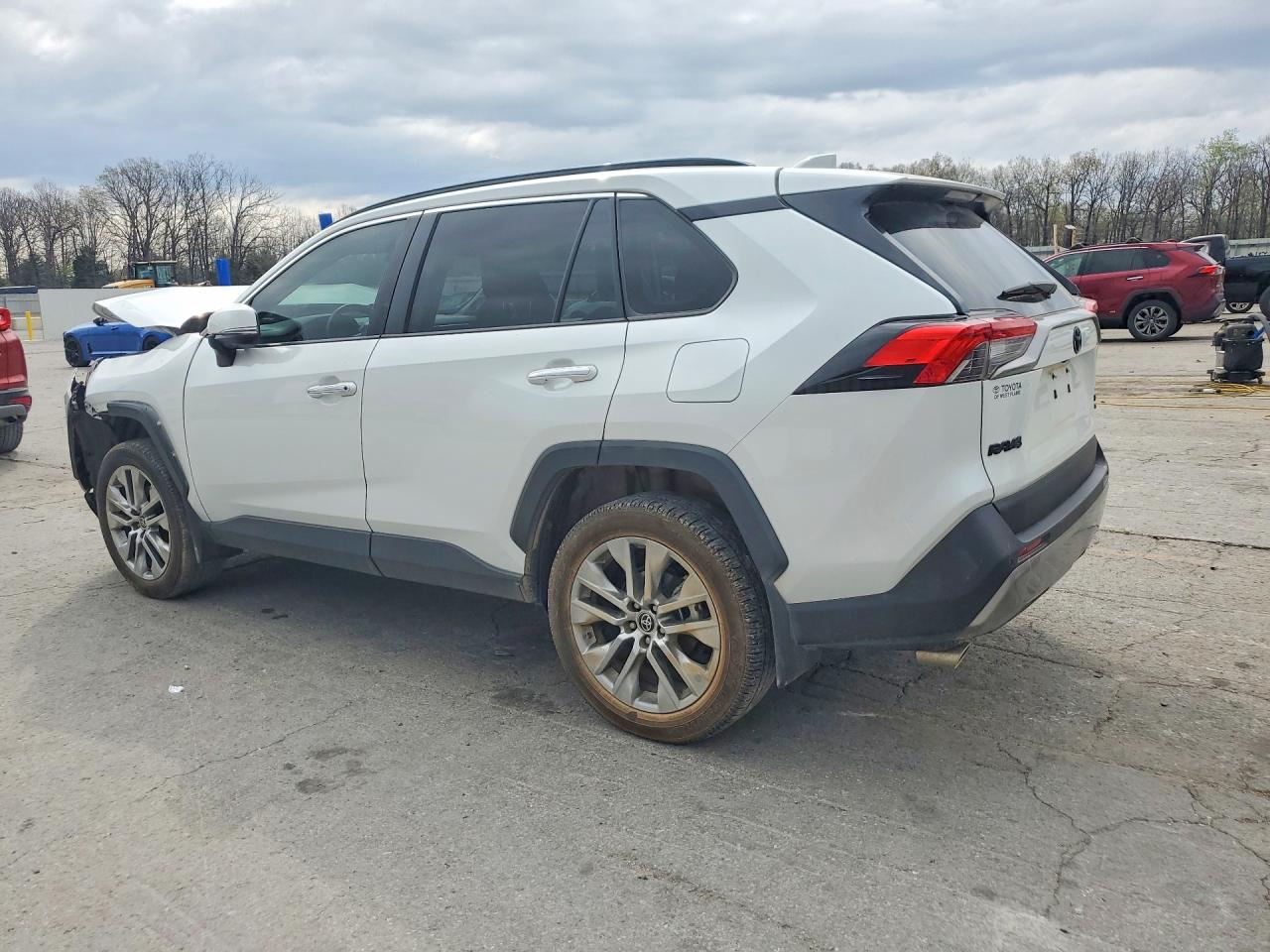 2025 TOYOTA RAV4 LIMITED photo 4