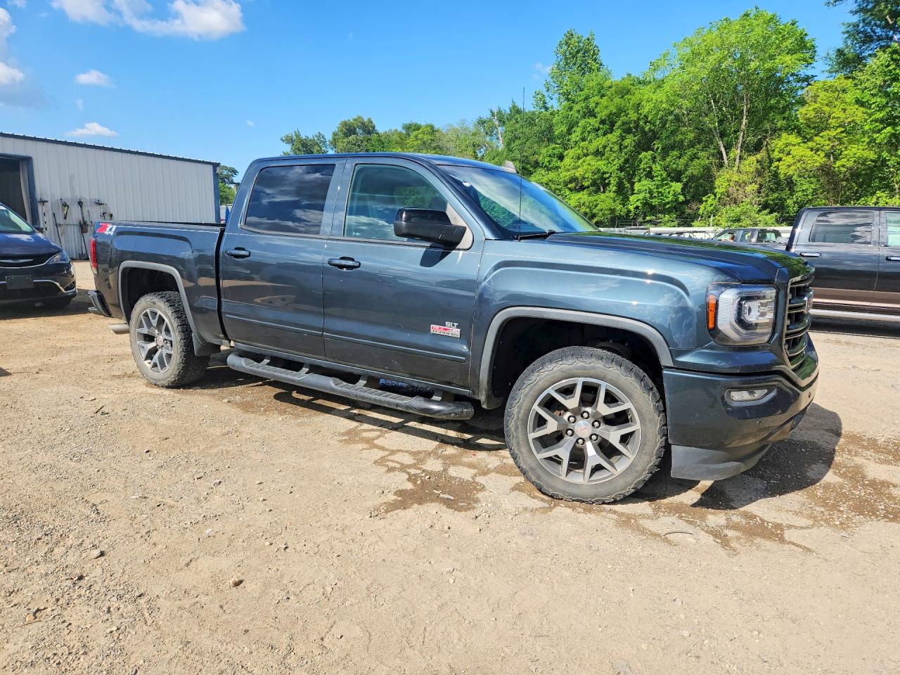 2017 GMC SIERRA K1500 SLT photo 4