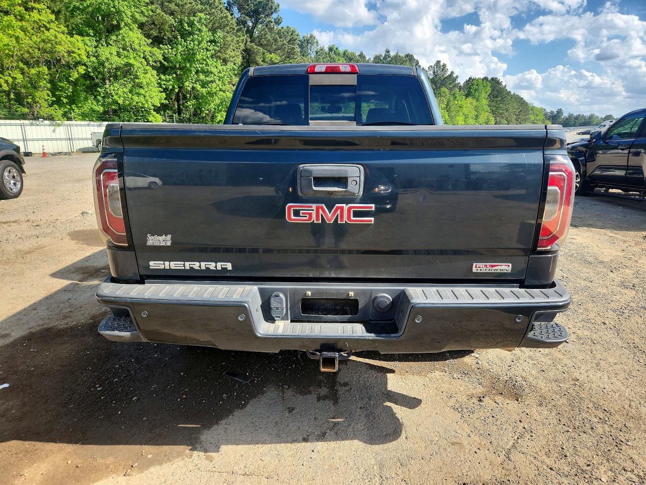 2017 GMC SIERRA K1500 SLT photo 6