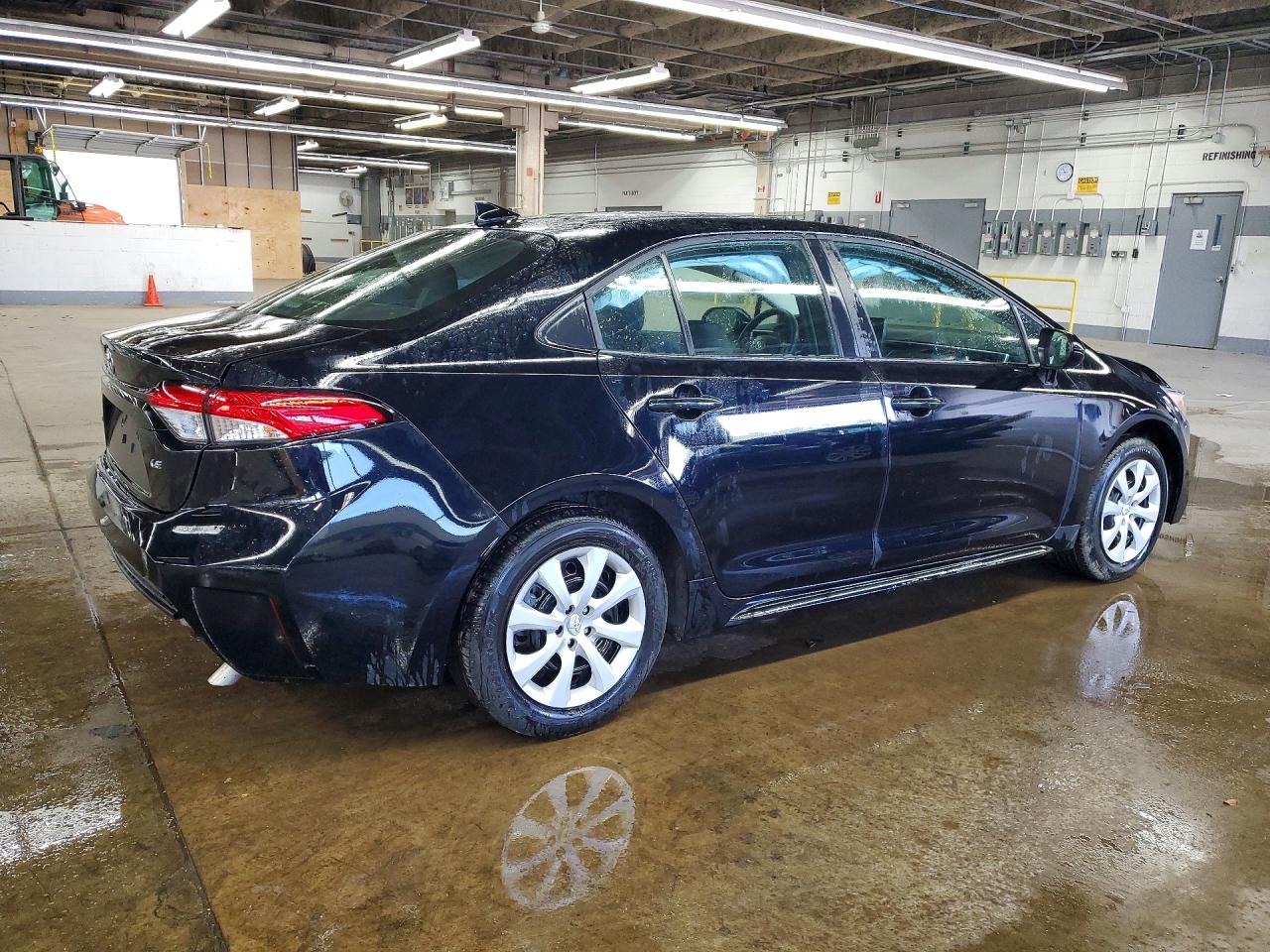 2025 TOYOTA COROLLA LE photo 3