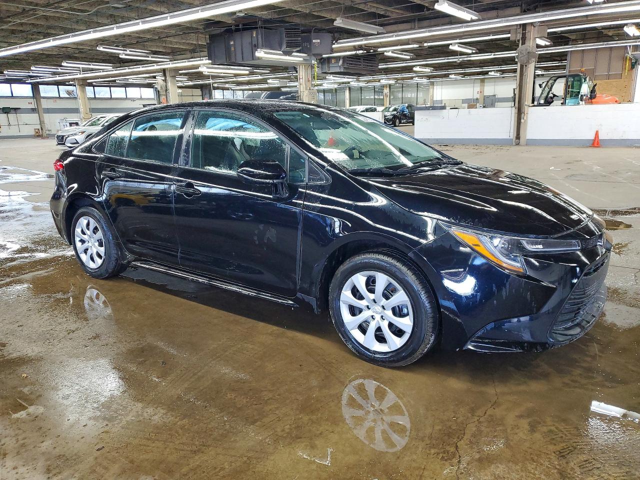 2025 TOYOTA COROLLA LE photo 4