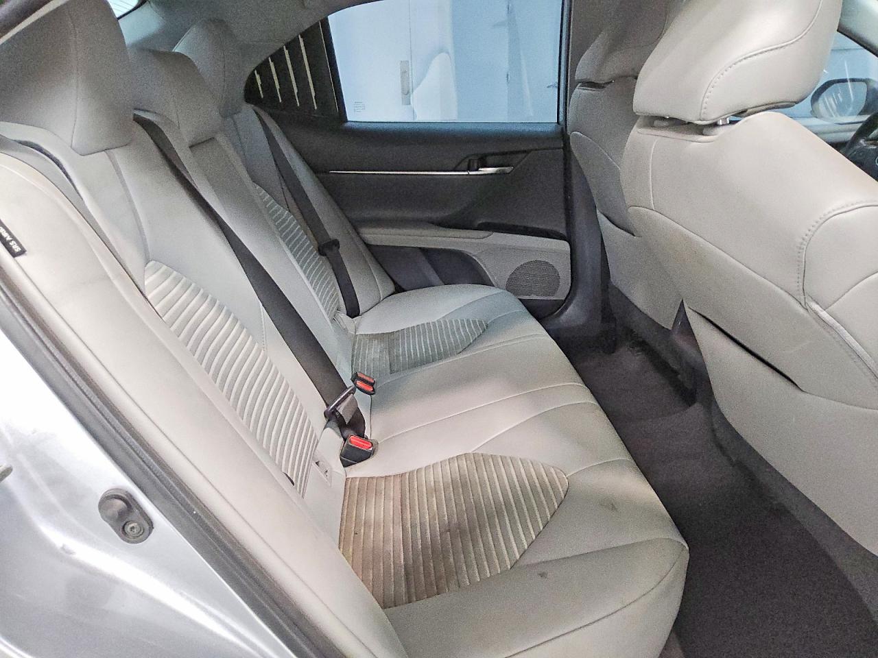 2019 TOYOTA CAMRY SE photo 28