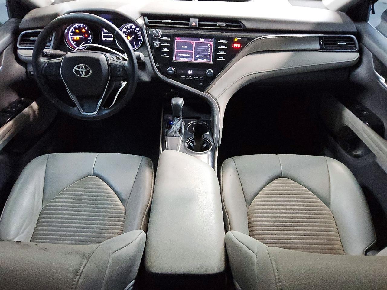 2019 TOYOTA CAMRY SE photo 22