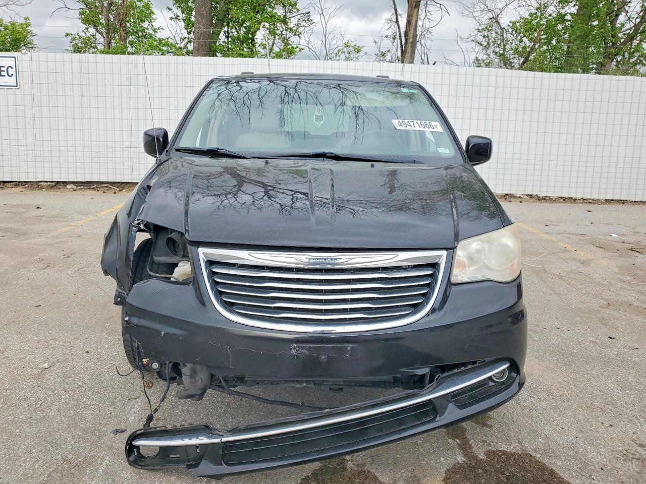 2013 CHRYSLER TOWN & COUNTRY TOURING photo 5