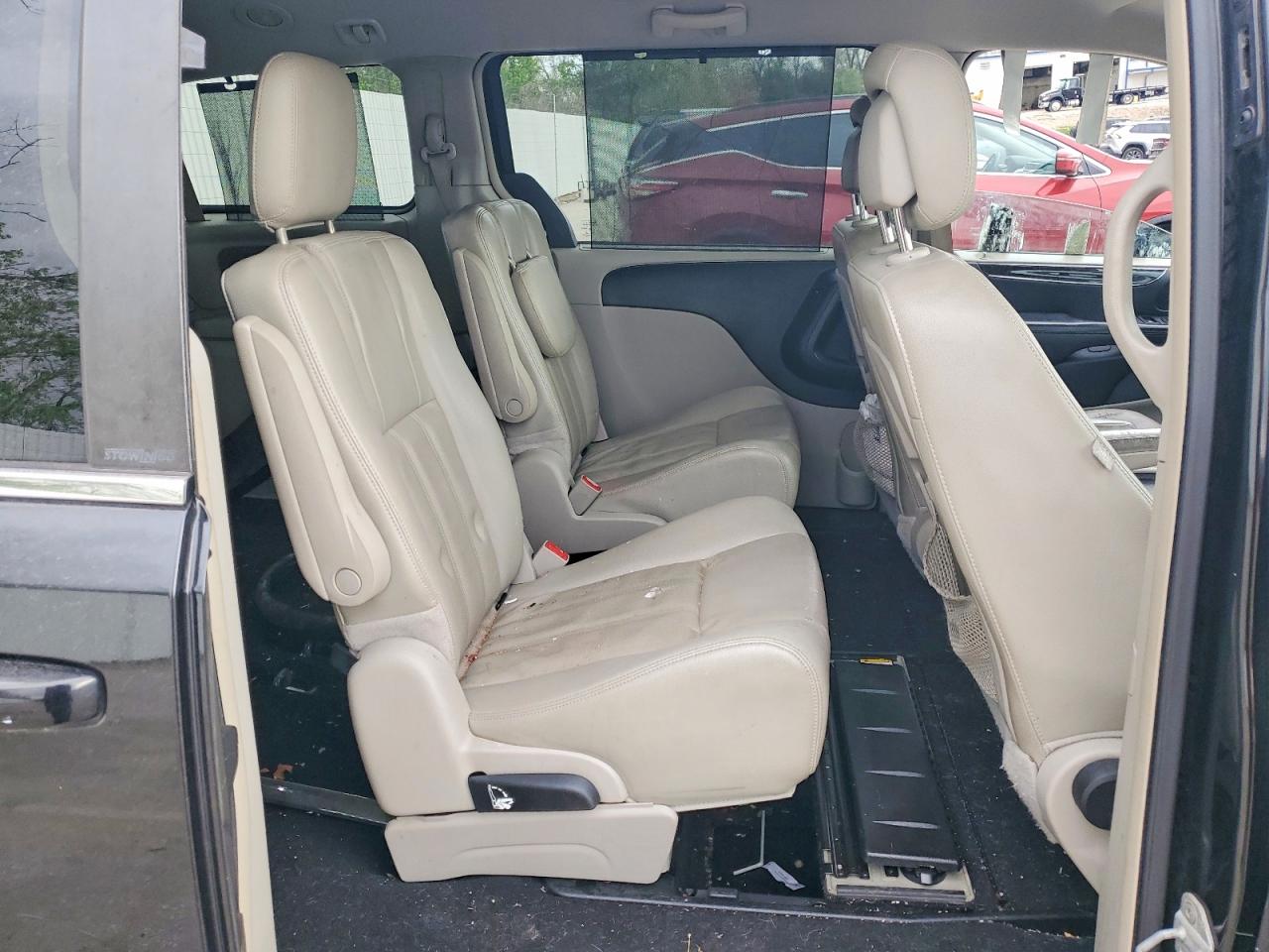 2013 CHRYSLER TOWN & COUNTRY TOURING photo 11
