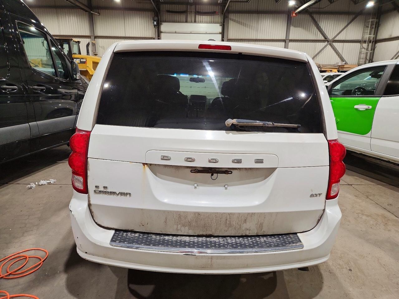 2015 DODGE GRAND CARAVAN SE photo 16