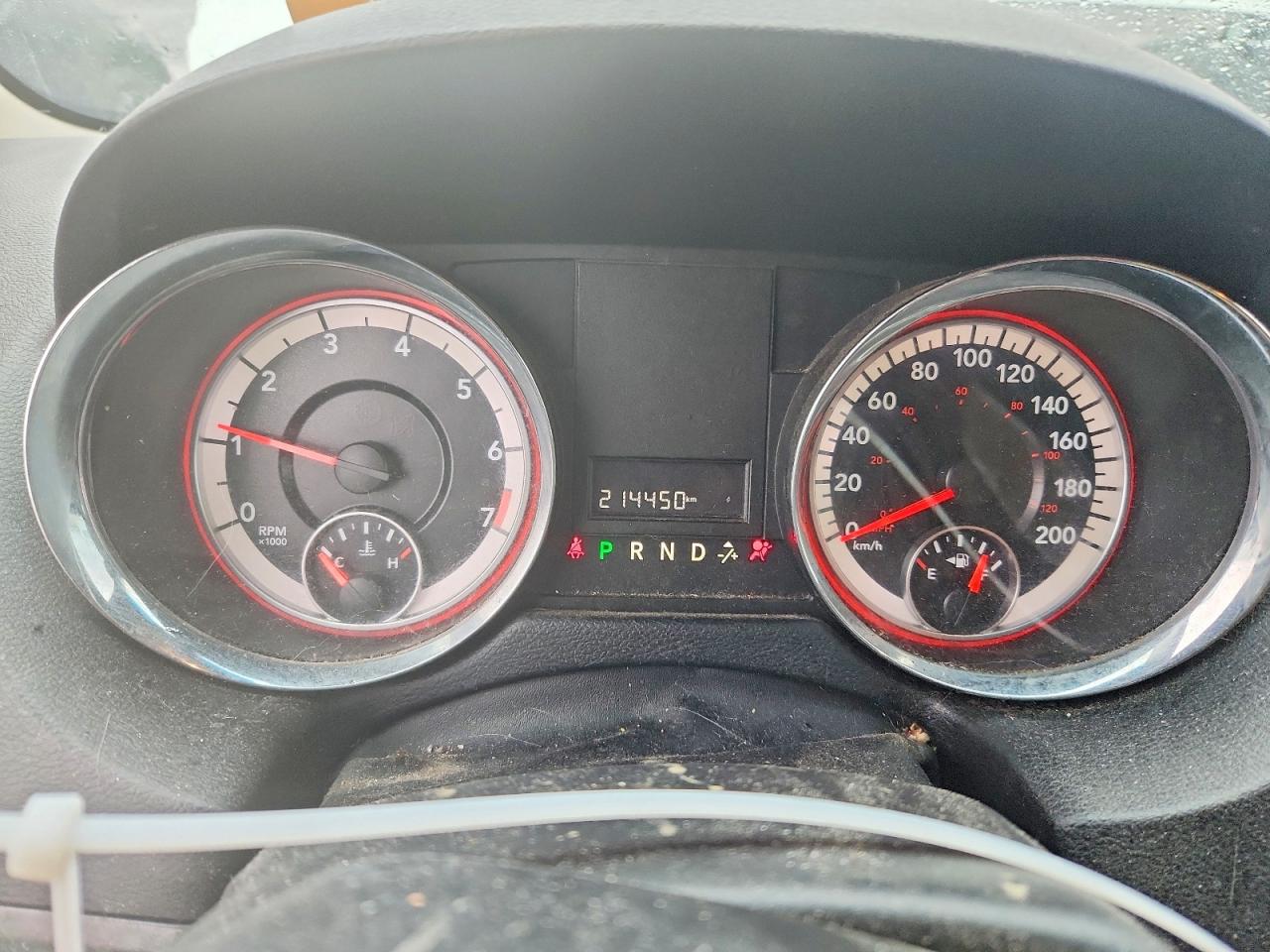 2015 DODGE GRAND CARAVAN SE photo 25