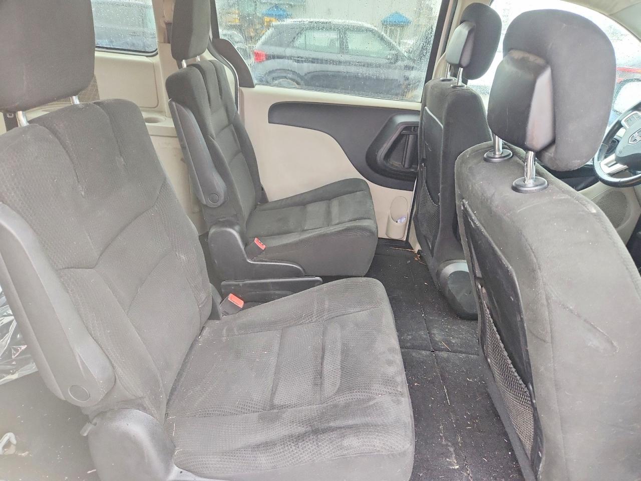2015 DODGE GRAND CARAVAN SE photo 28