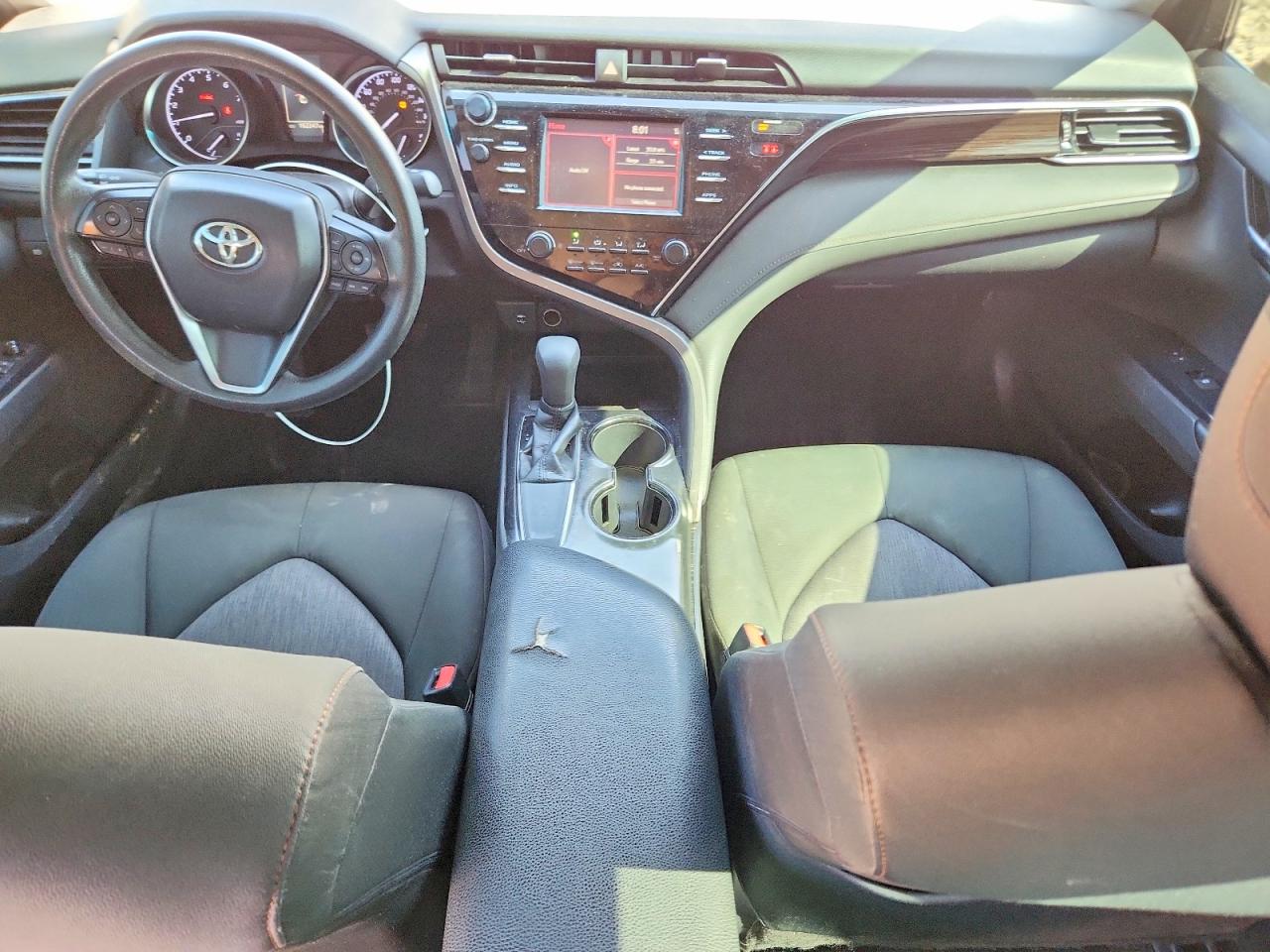 2018 TOYOTA CAMRY LE photo 15