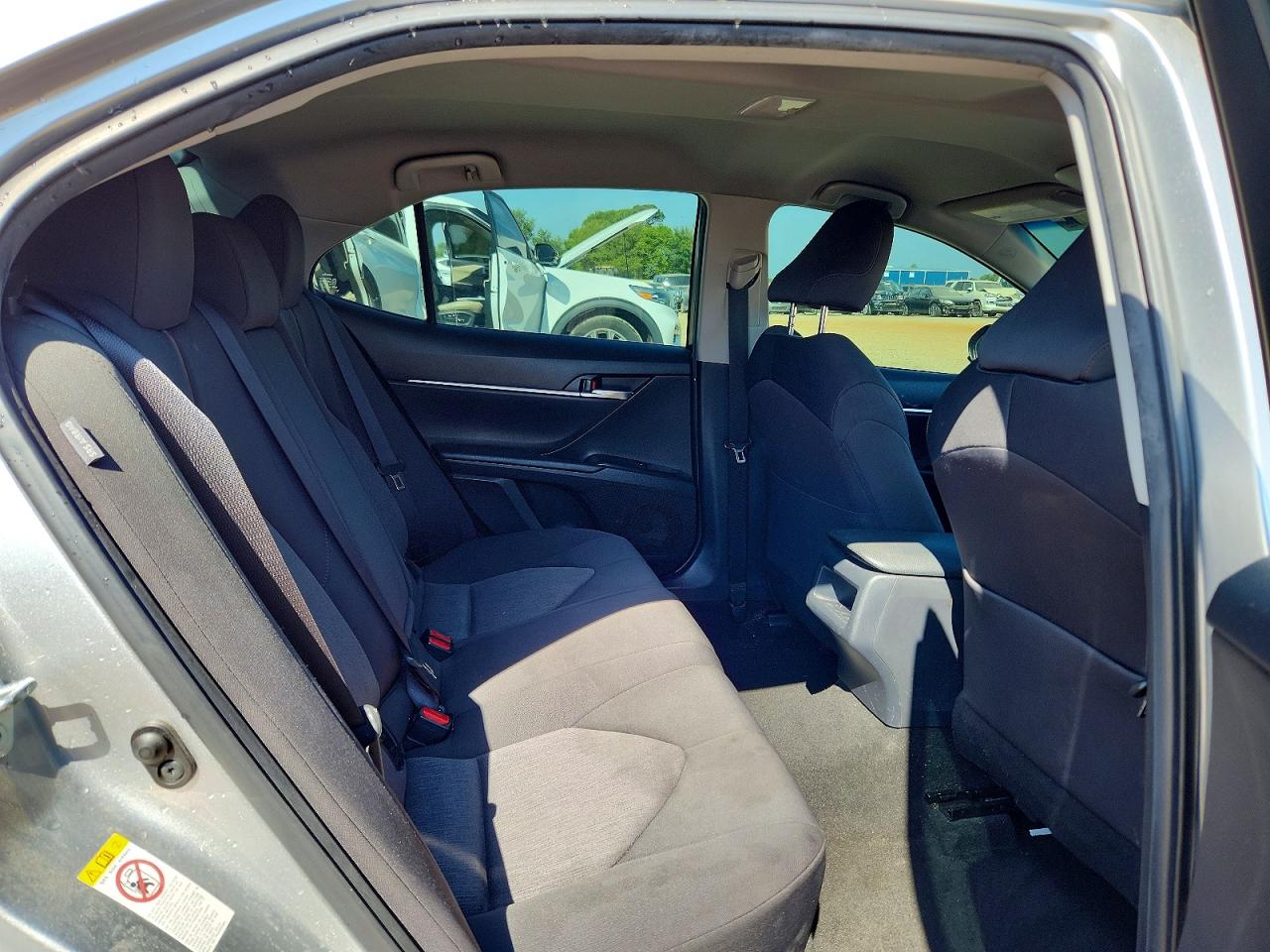 2018 TOYOTA CAMRY LE photo 19