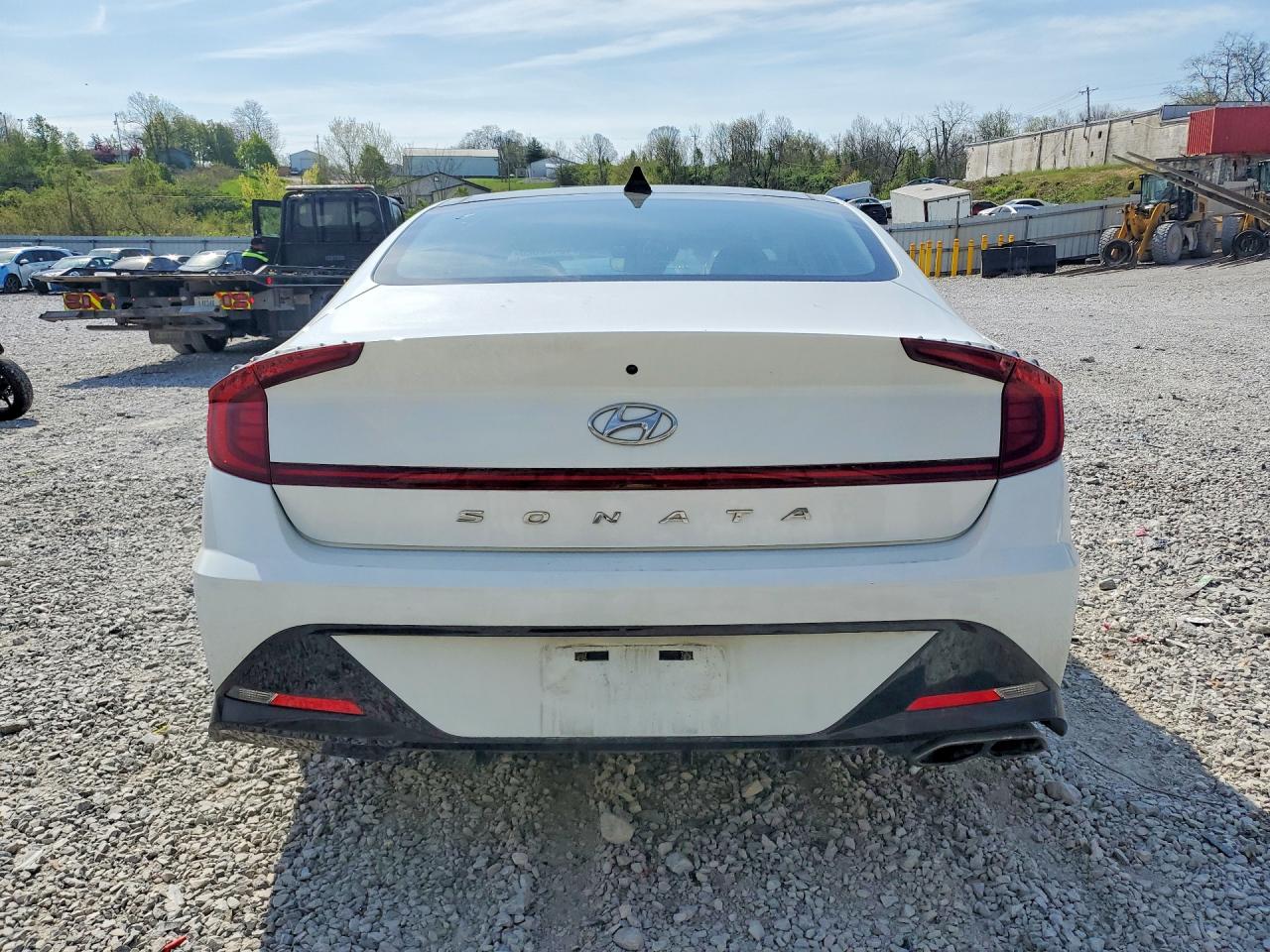 2020 HYUNDAI SONATA SEL photo 16
