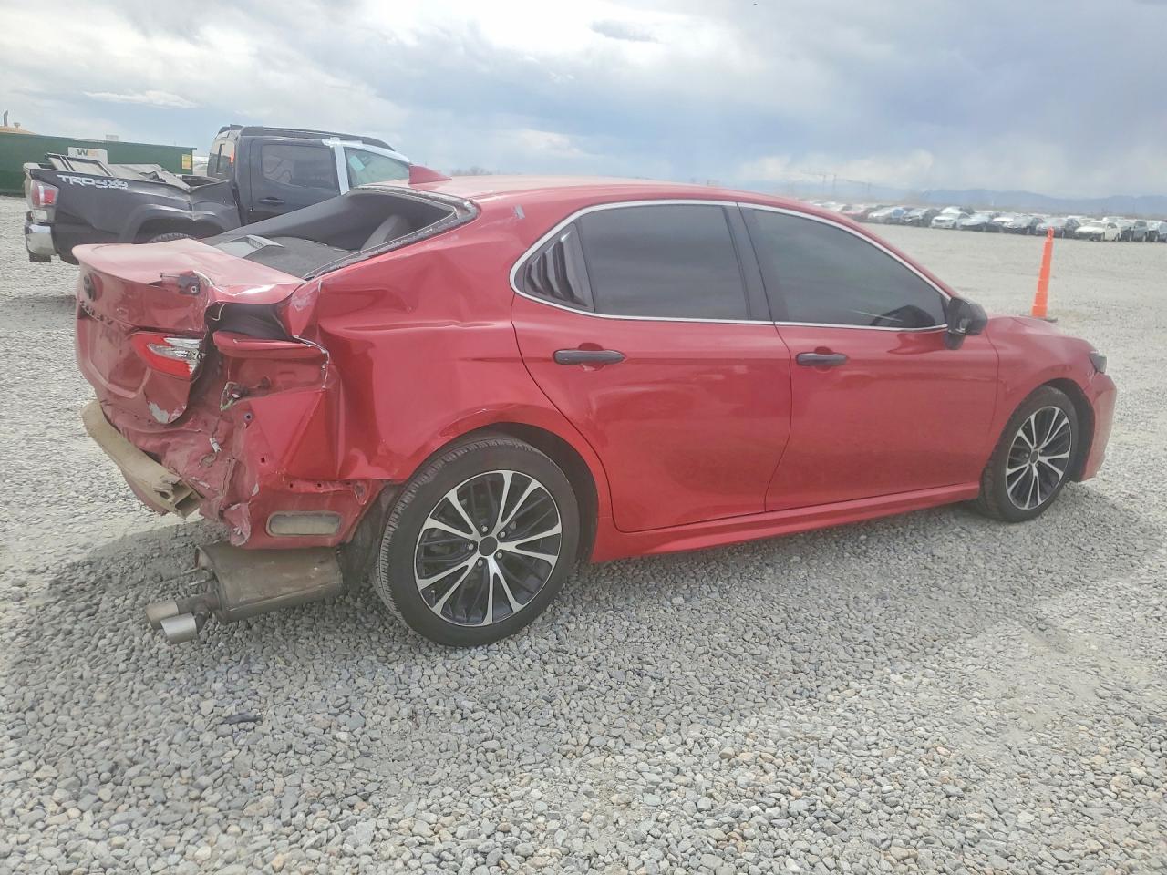 2019 TOYOTA CAMRY SE photo 7