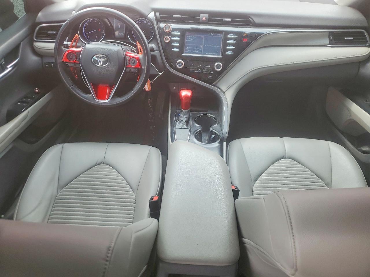 2019 TOYOTA CAMRY SE photo 22