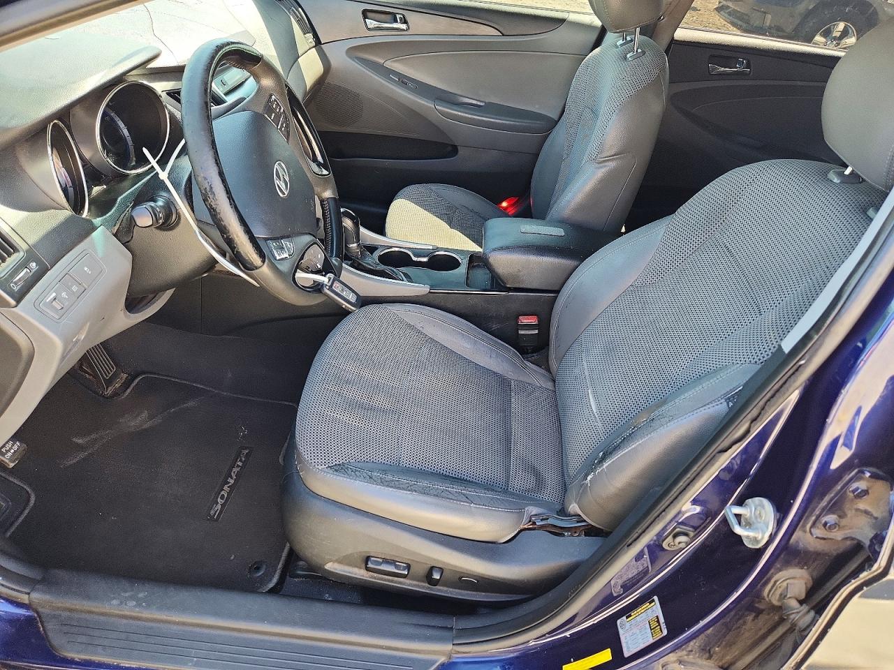2012 HYUNDAI SONATA SE photo 7