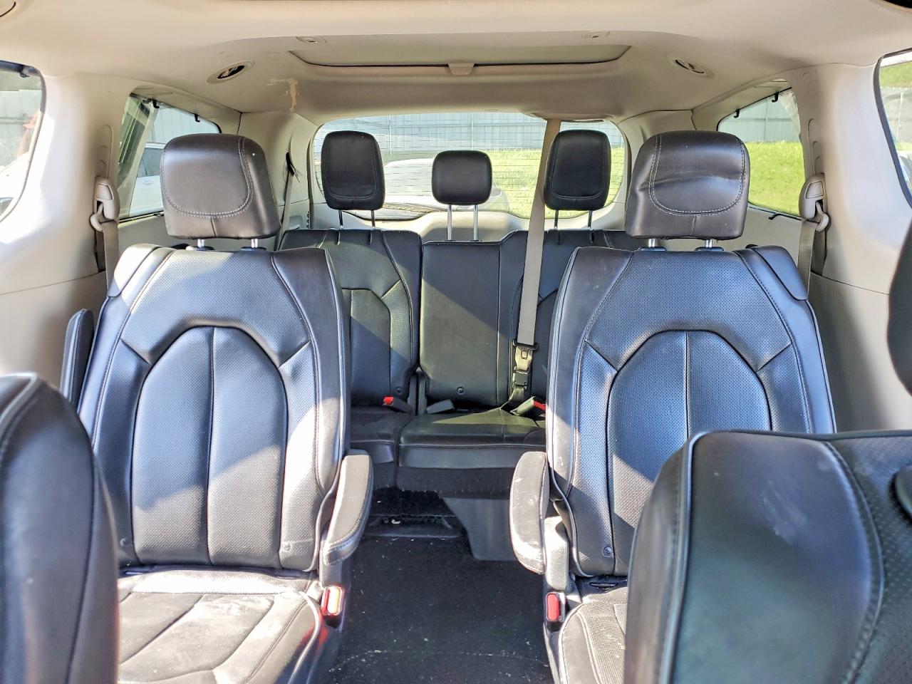 2019 CHRYSLER PACIFICA photo 17