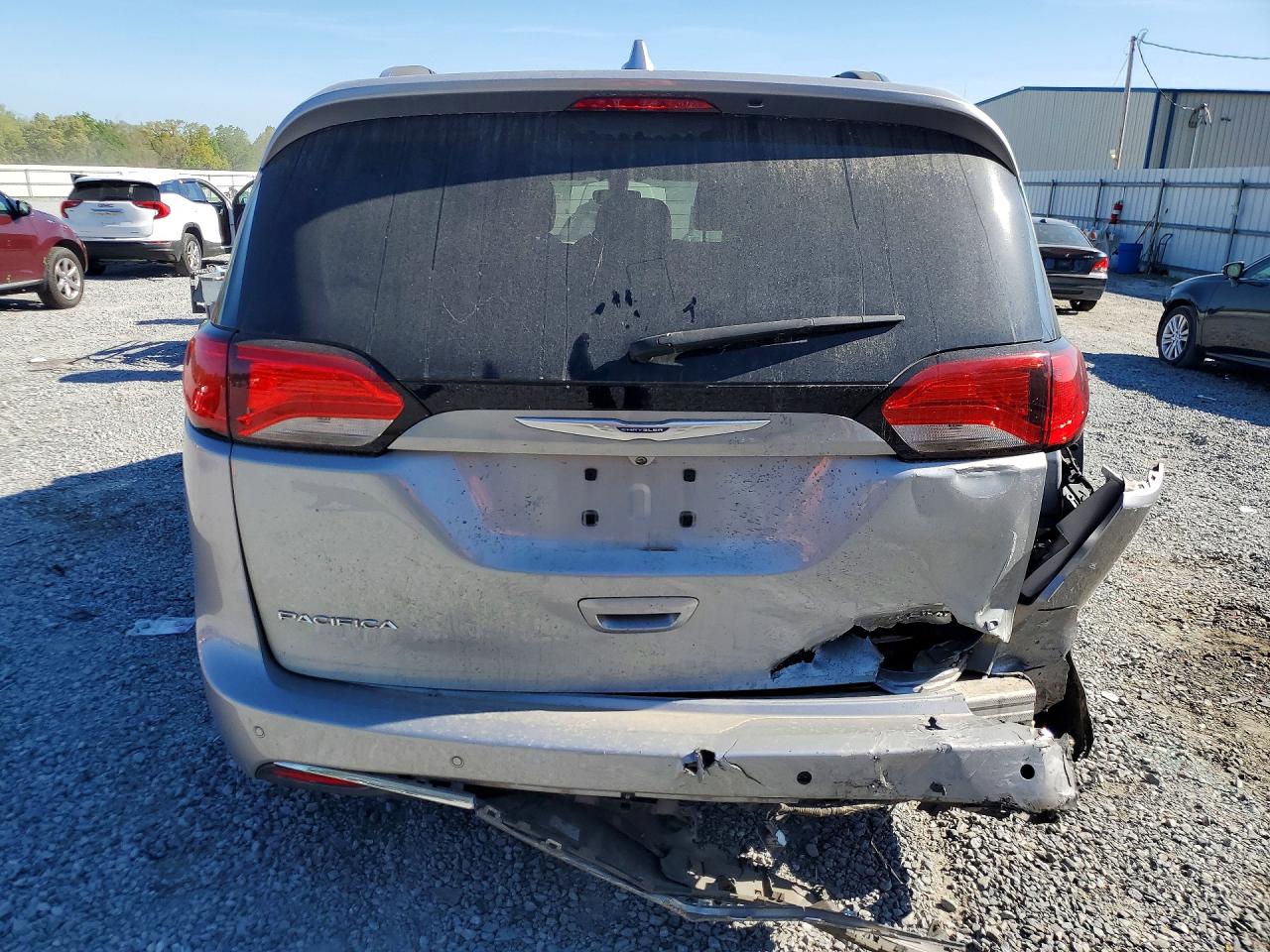 2019 CHRYSLER PACIFICA photo 9