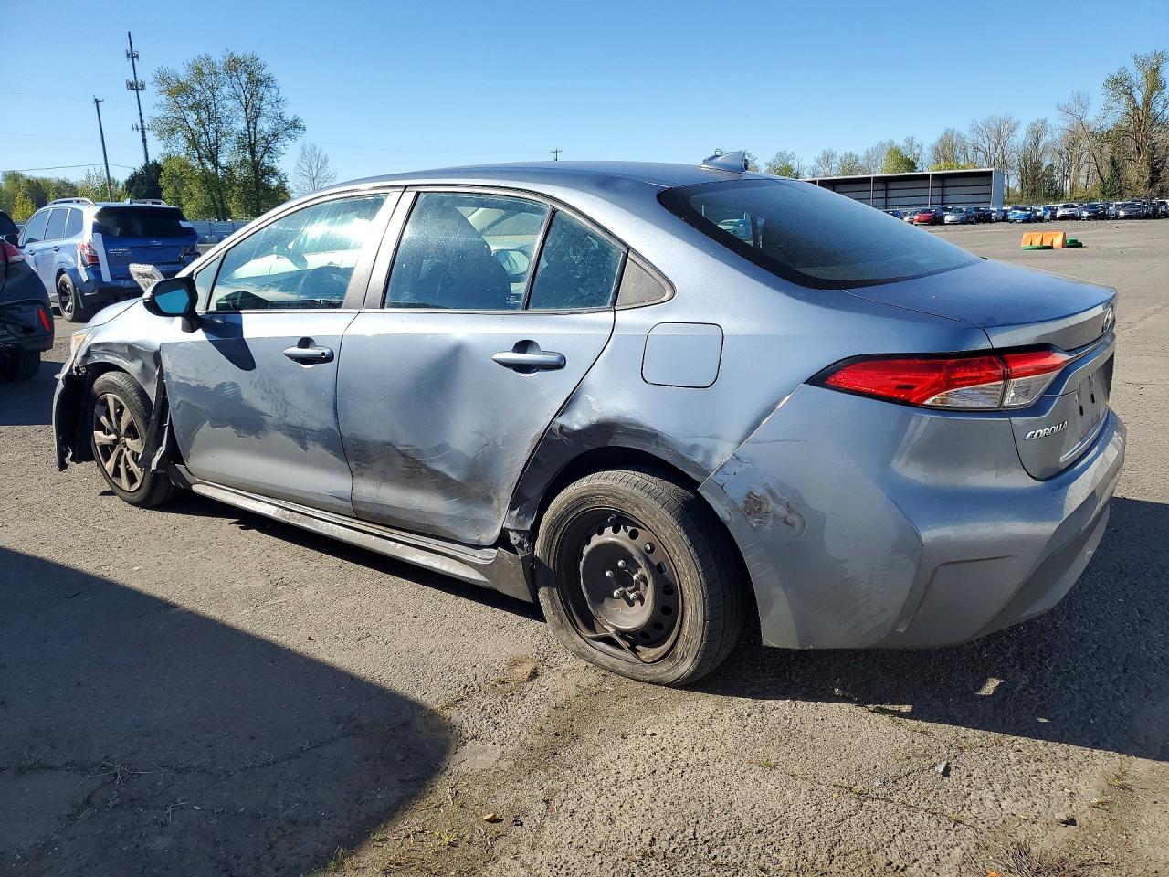 2021 TOYOTA COROLLA LE photo 3