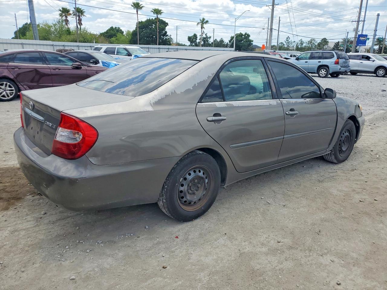 2002 TOYOTA CAMRY LE photo 5