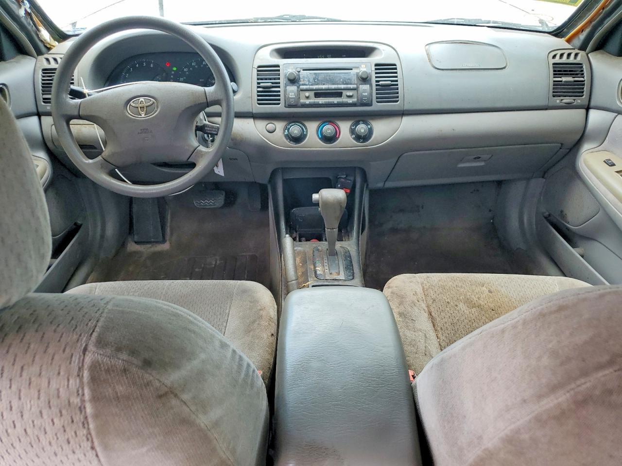 2002 TOYOTA CAMRY LE photo 15