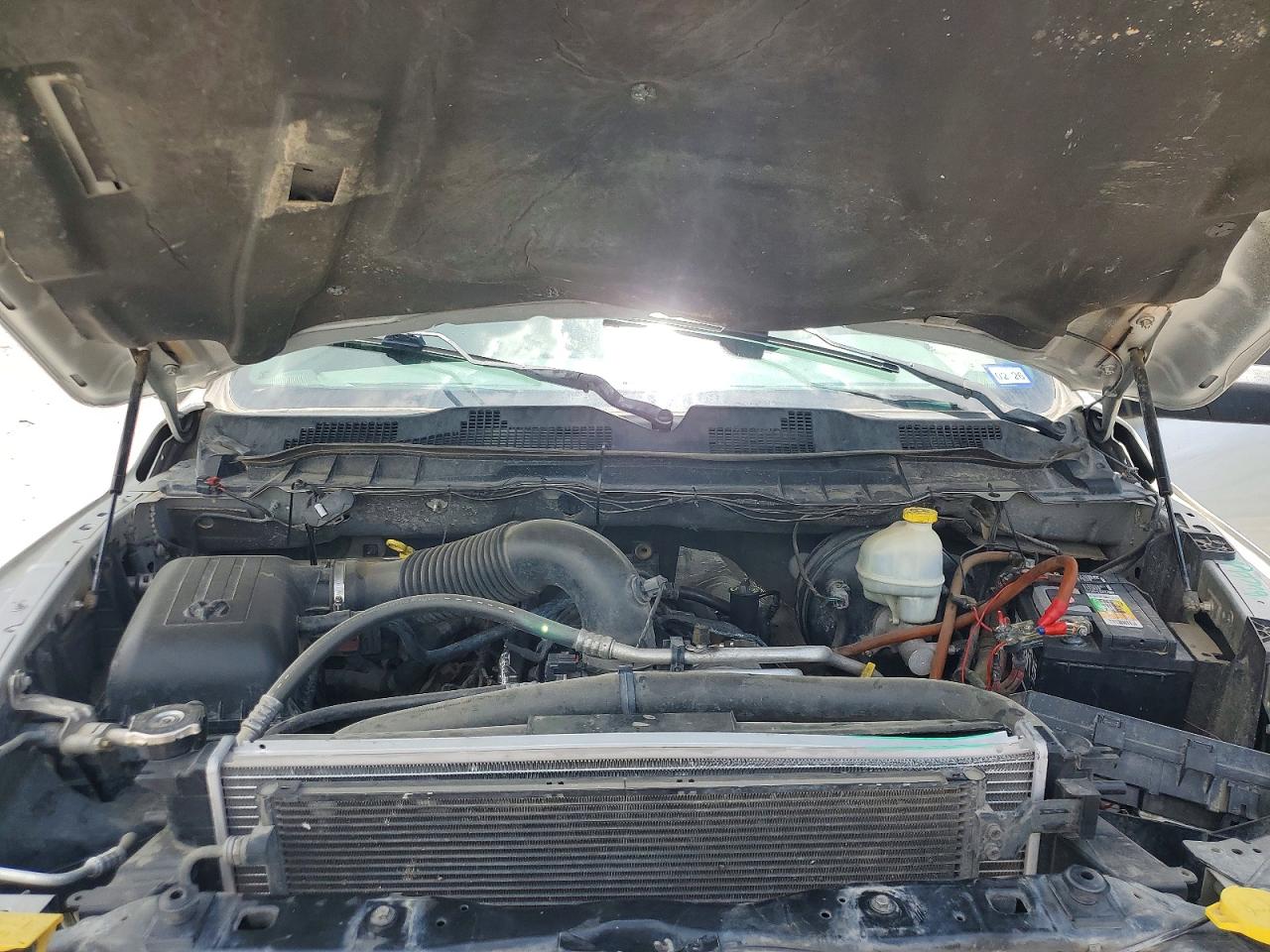 2013 RAM 1500 ST photo 31