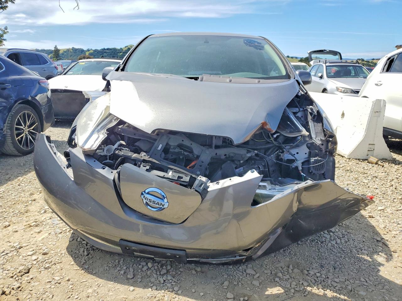 2016 NISSAN LEAF S photo 9