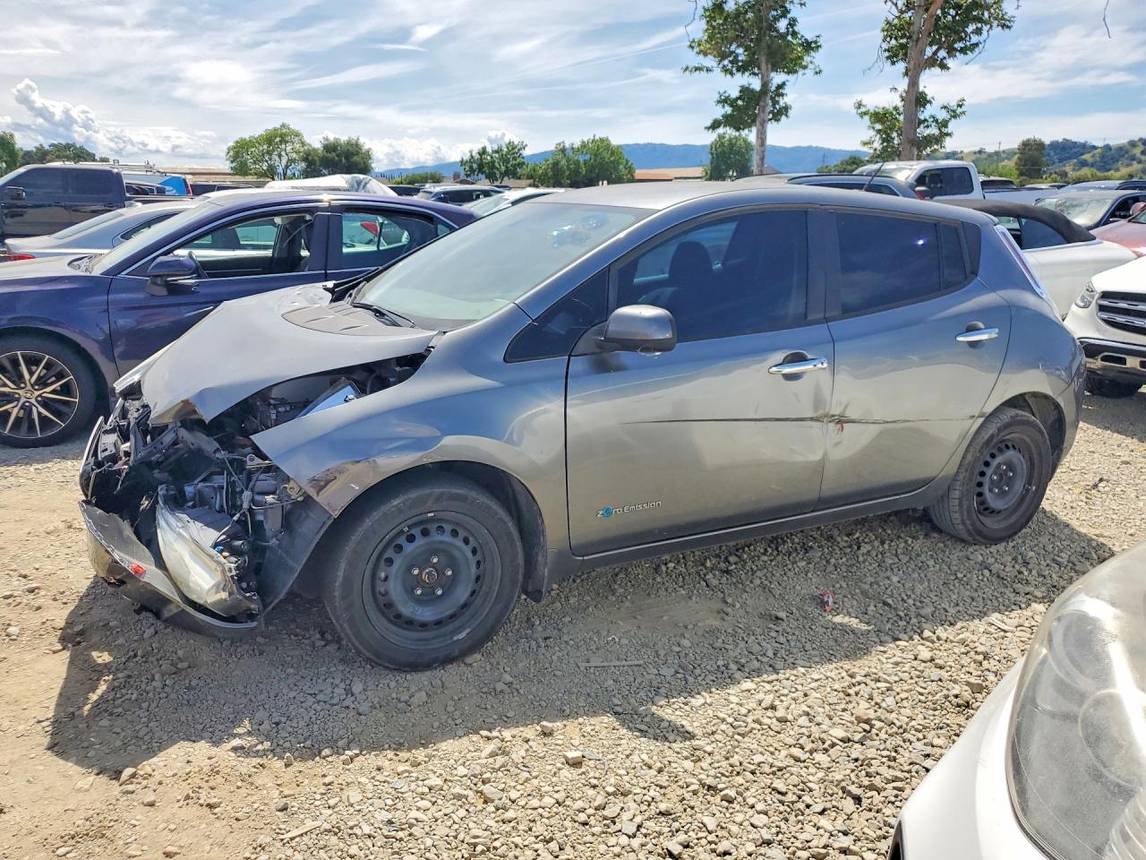 2016 NISSAN LEAF