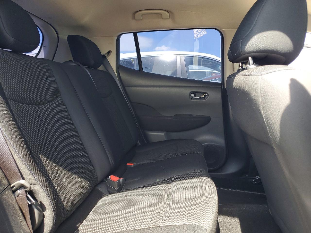 2016 NISSAN LEAF S photo 19