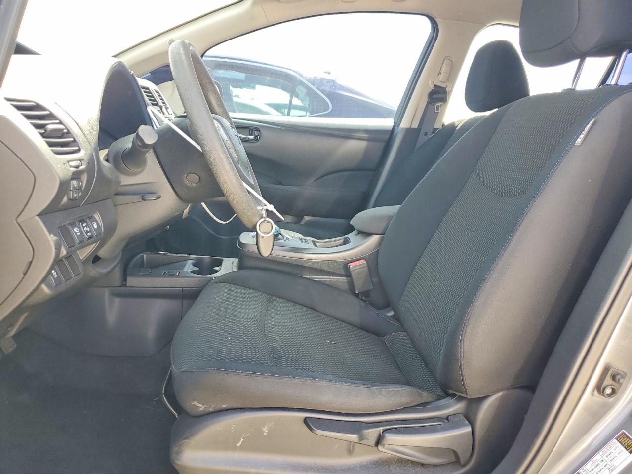 2016 NISSAN LEAF S photo 13
