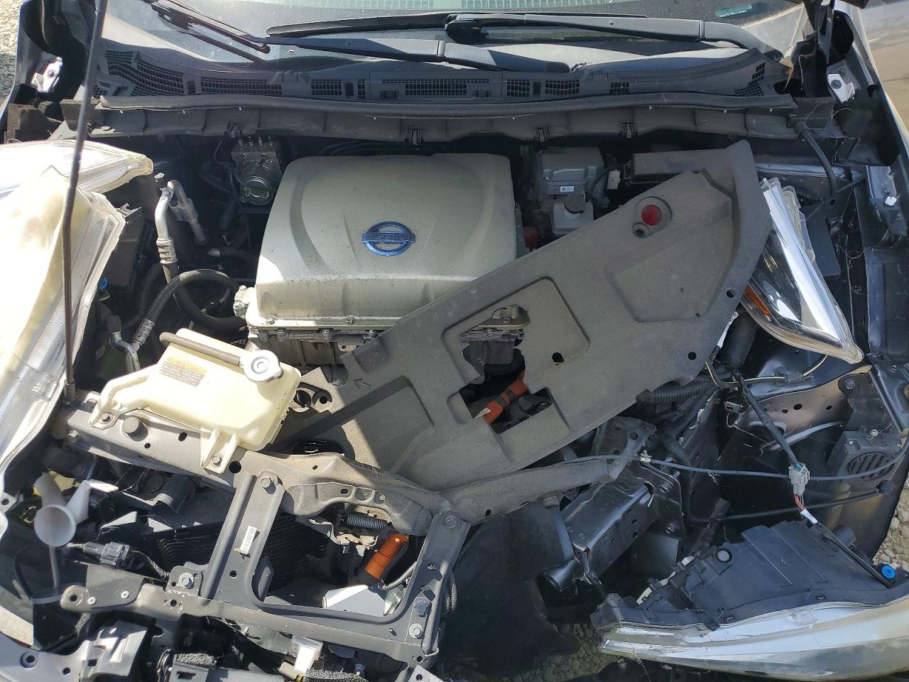 2016 NISSAN LEAF S photo 21
