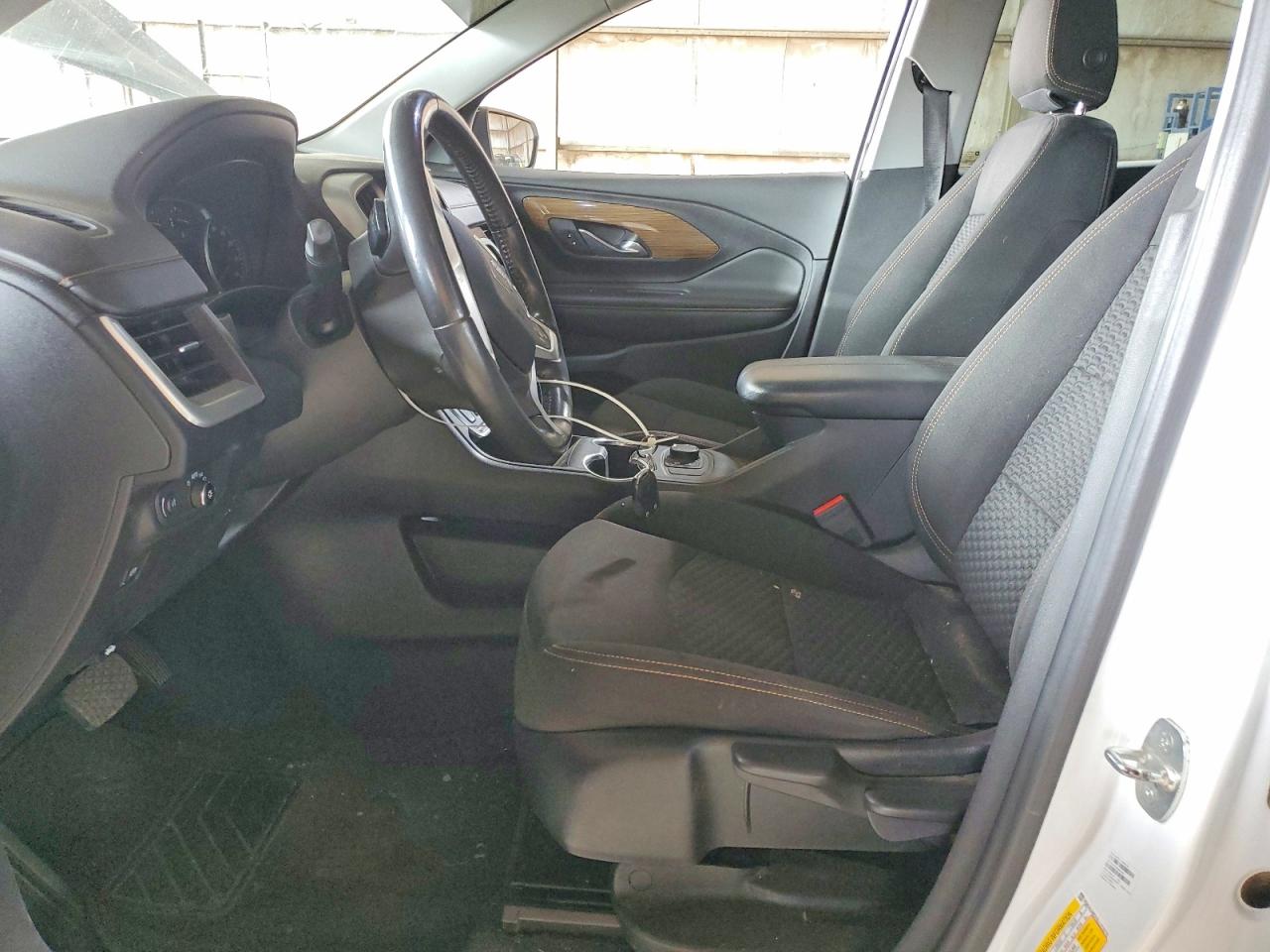 2020 GMC TERRAIN SLE photo 13