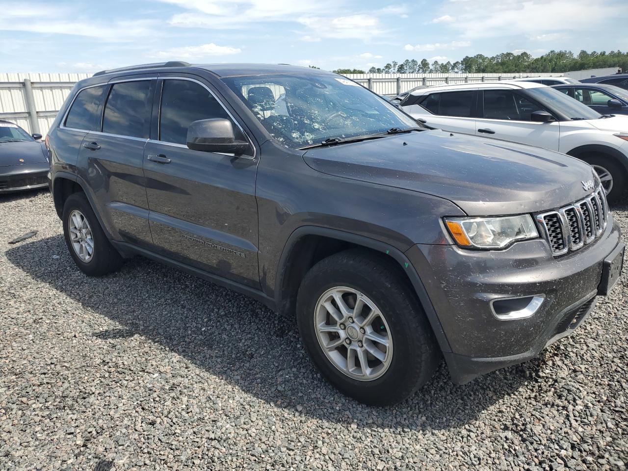 2018 JEEP GRAND CHEROKEE LAREDO photo 4