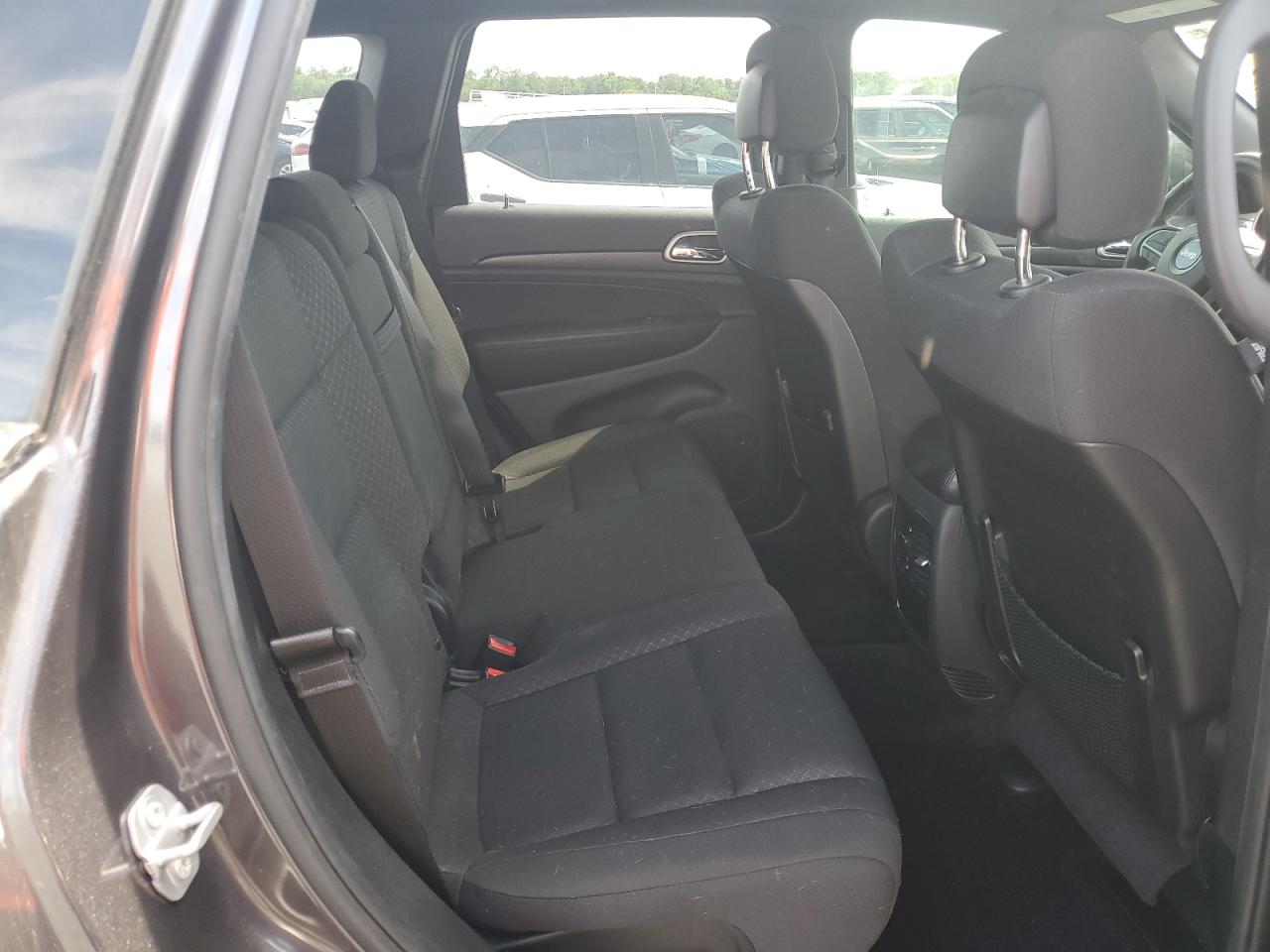 2018 JEEP GRAND CHEROKEE LAREDO photo 11