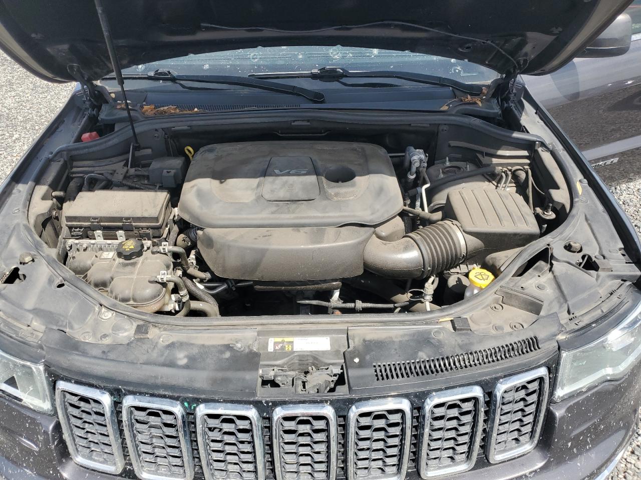 2018 JEEP GRAND CHEROKEE LAREDO photo 12