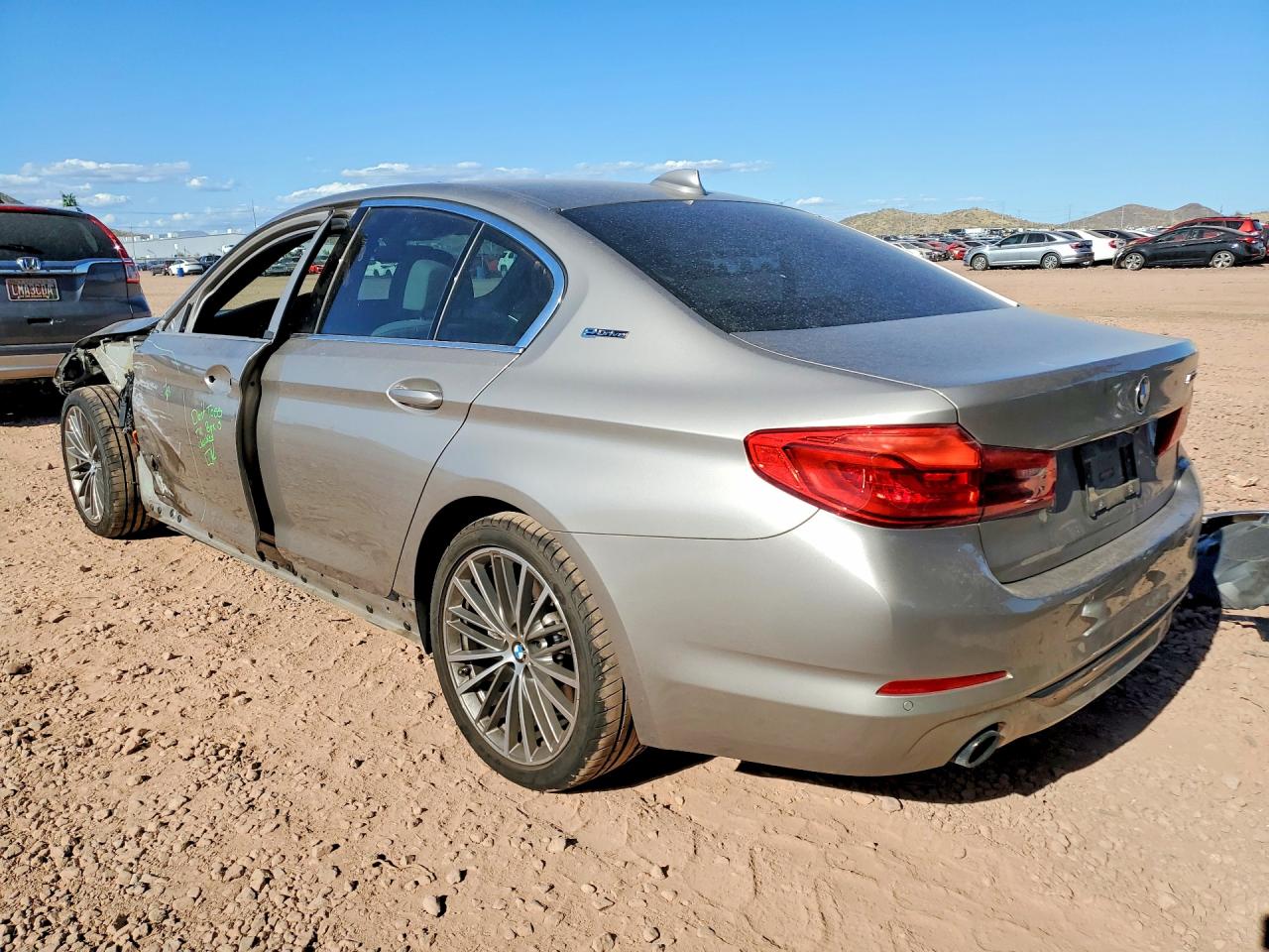 2019 BMW 530E photo 3