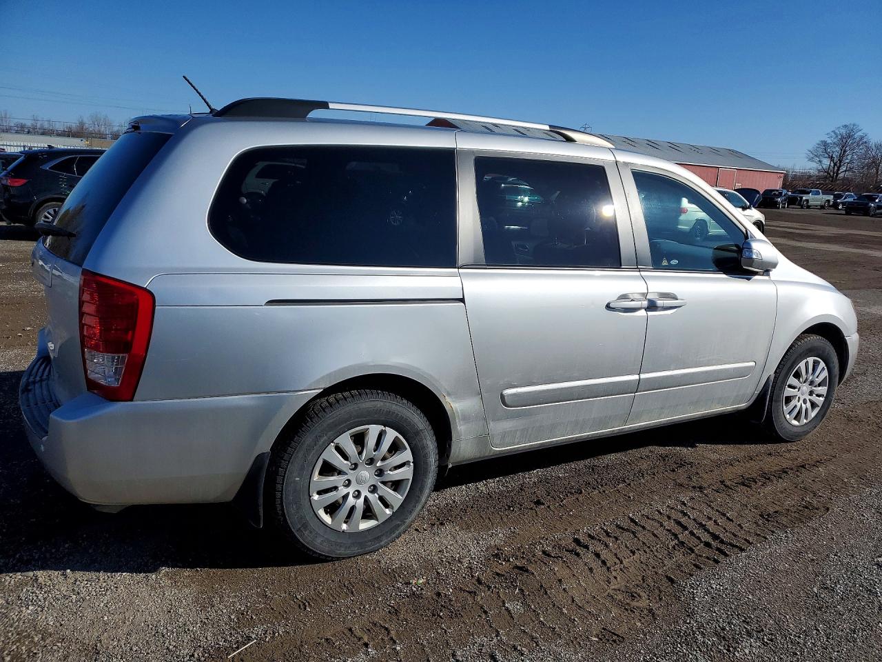 2012 KIA SEDONA LX photo 5
