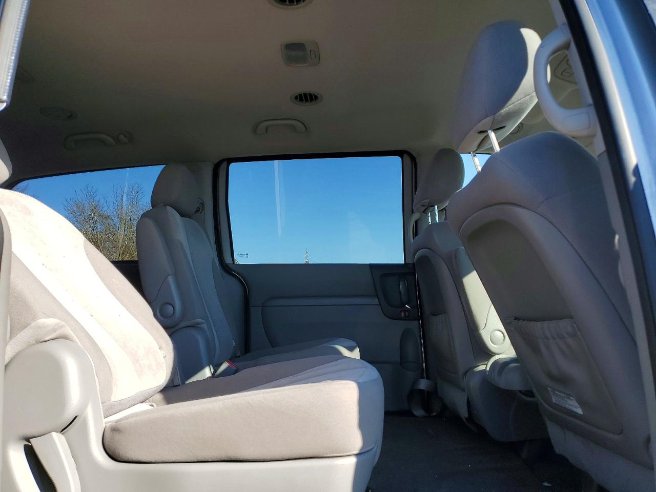 2012 KIA SEDONA LX photo 21