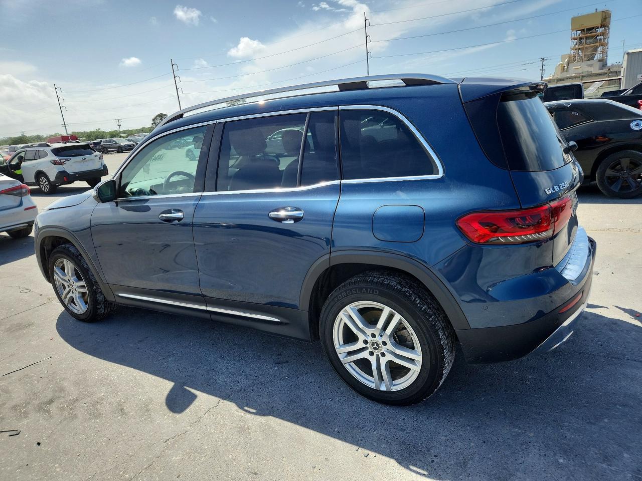 2020 MERCEDES-BENZ GLB 250 photo 2