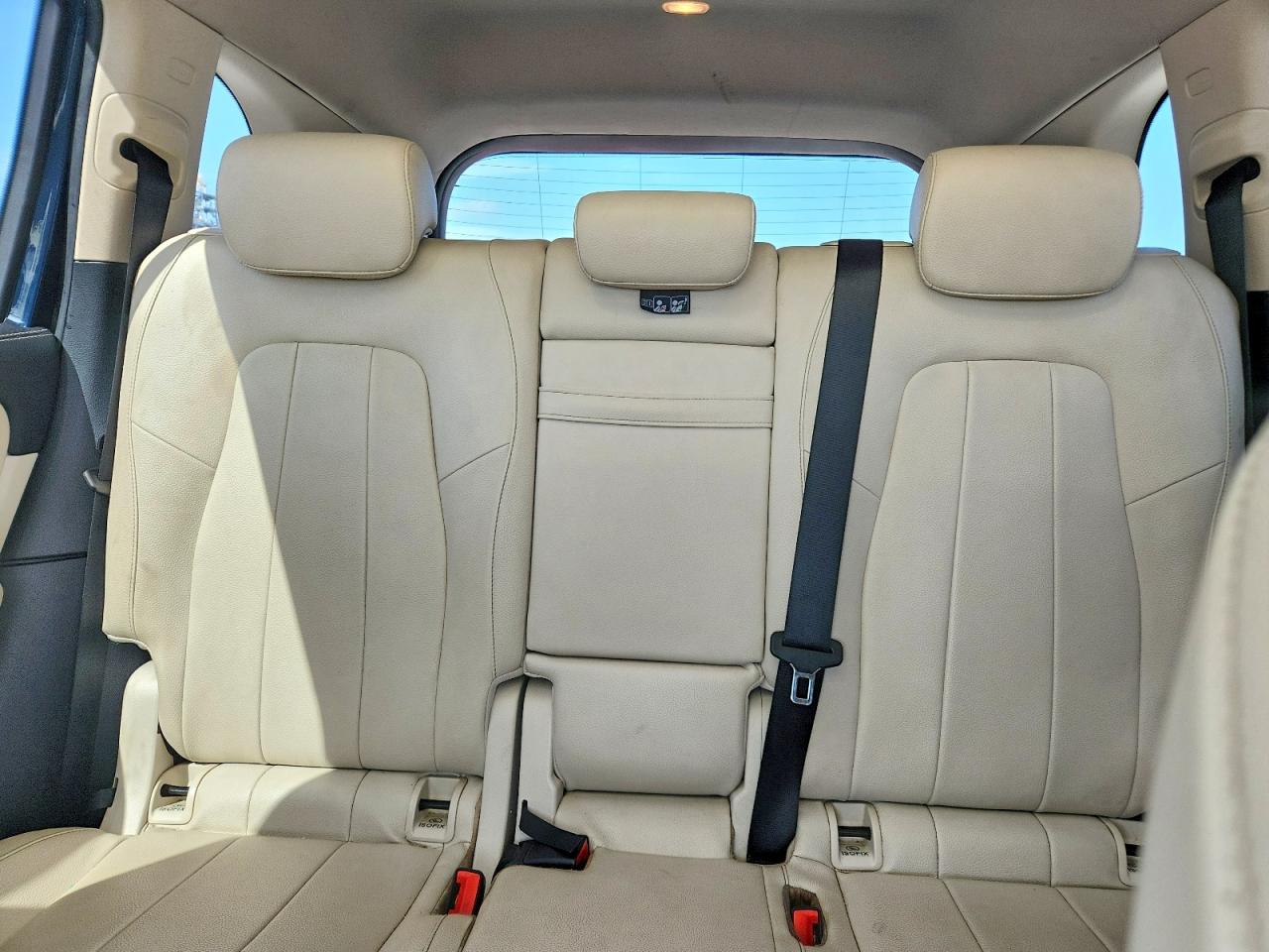 2020 MERCEDES-BENZ GLB 250 photo 10